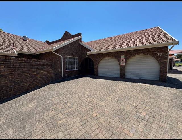 3 BEDROOM TOWNHOUSE FOR SALE IN BIRCHLEIGH NORTH